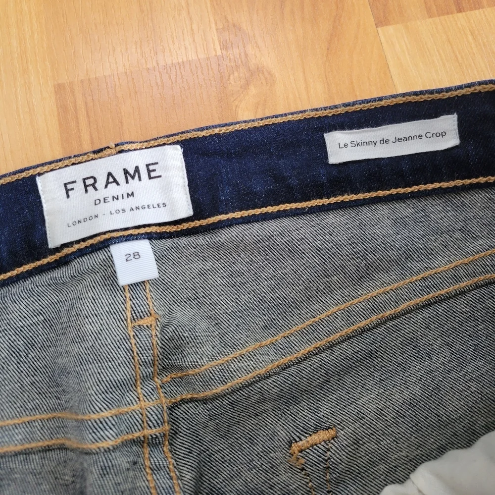 NWOT Frame Le Skinny De Jeanne Raw-Hem Mid-Rise Jeans